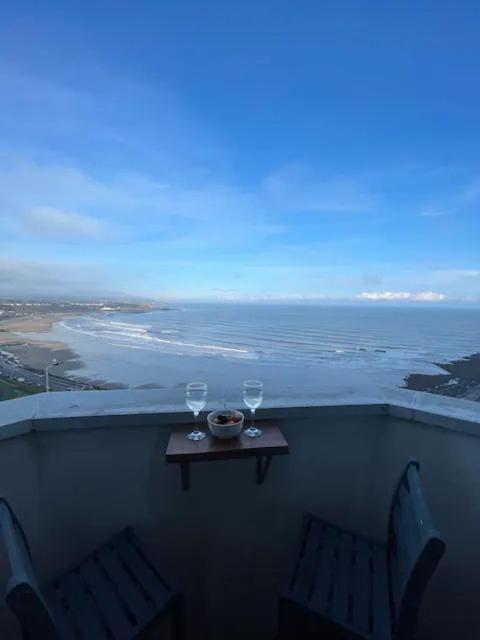 Spectacular 2 Bedroom Balcony Sea View Flat Scarborough Ngoại thất bức ảnh